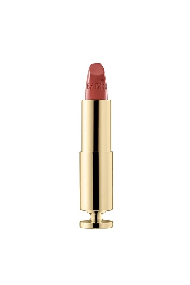 Lápiz para labios cremoso BABOR 06 Powdery Peach, hidratante con manteca de mango, color intenso, efecto antiarrugas y acabado brillante para un maquillaje pro.