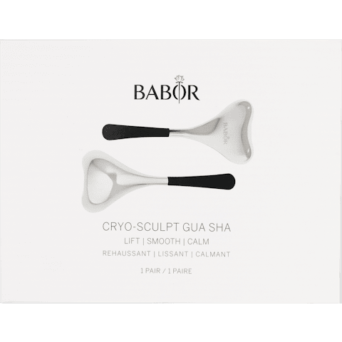 Gua Sha Cryo‑Sculpt BABOR masajeador facial de acero frío para drenar, reafirmar y reducir hinchazón de la piel.
